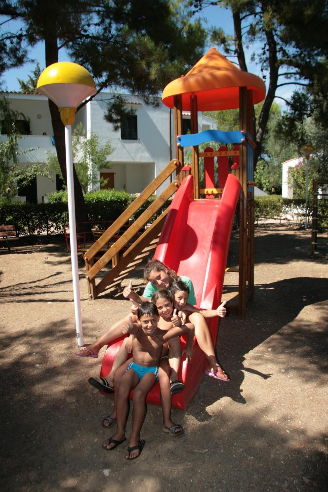 Villaggio Turistico Residence Delfino Vieste Exterior photo