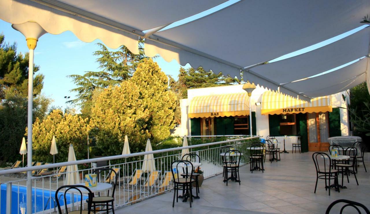 Villaggio Turistico Residence Delfino Vieste Exterior photo